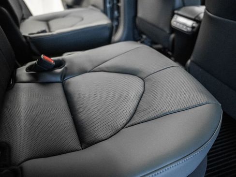 New 2026 Toyota Highlander Platinum AWD/4WD image 34