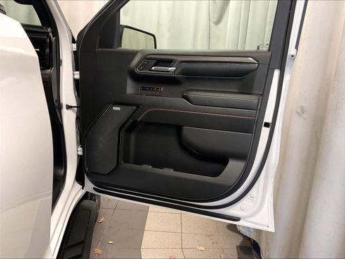 Used 2024 GMC Sierra 1500 AT4 w/ Technology Package image 12