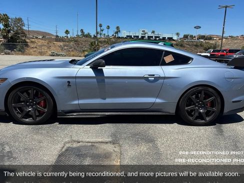 Used 2022 Ford Mustang Shelby GT500 w/ Carbon Fiber Track Pack RWD image 9