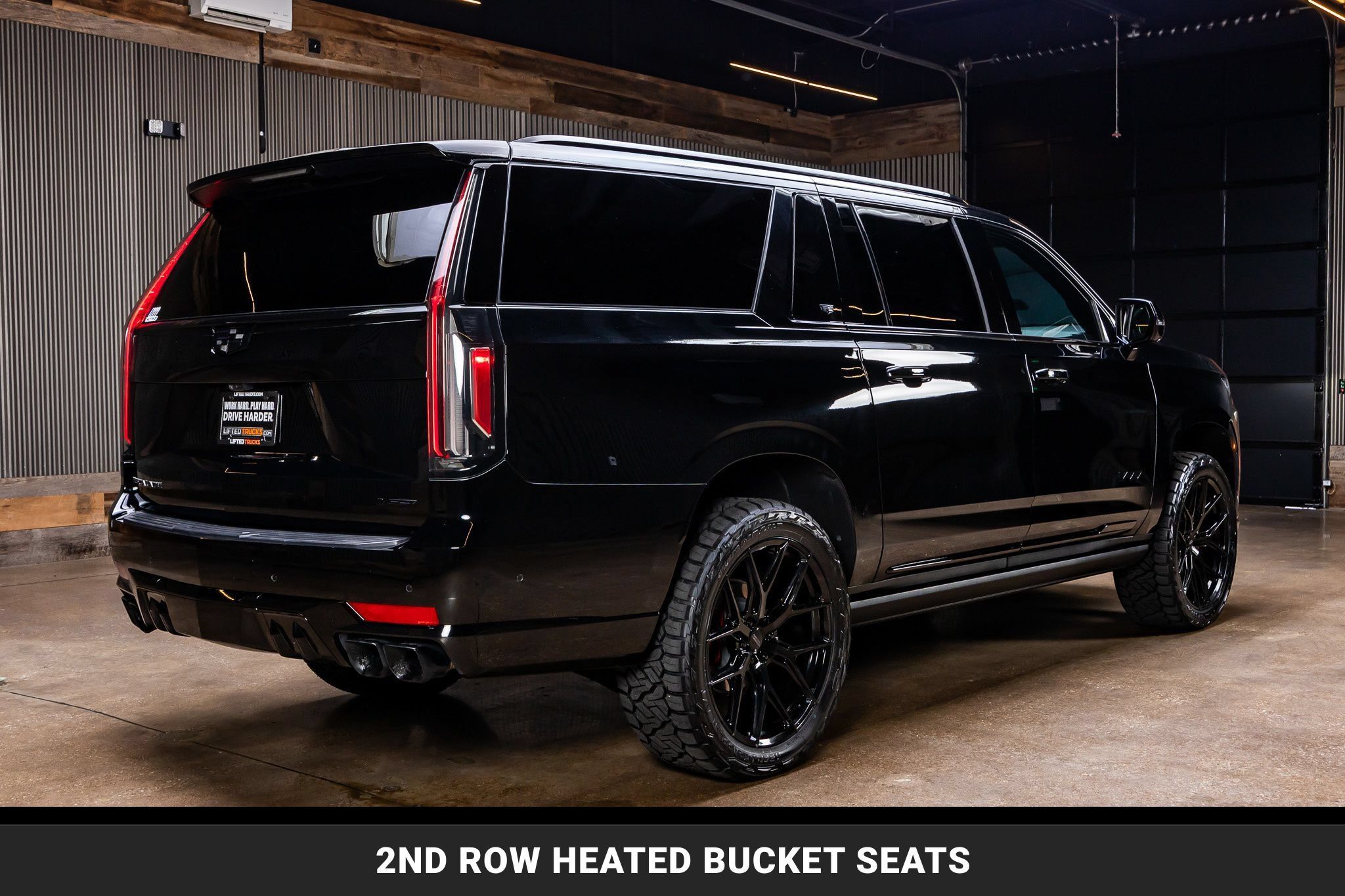 Used 2023 Cadillac Escalade ESV V AWD/4WD image 10