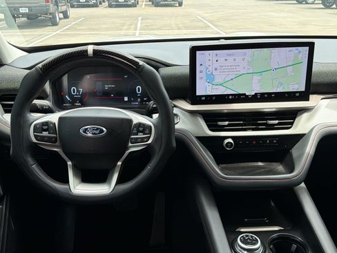 Used 2025 Ford Explorer Active w/ Active Comfort Package RWD image 28
