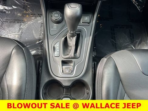 Used 2022 Jeep Cherokee Latitude Lux AWD/4WD image 25