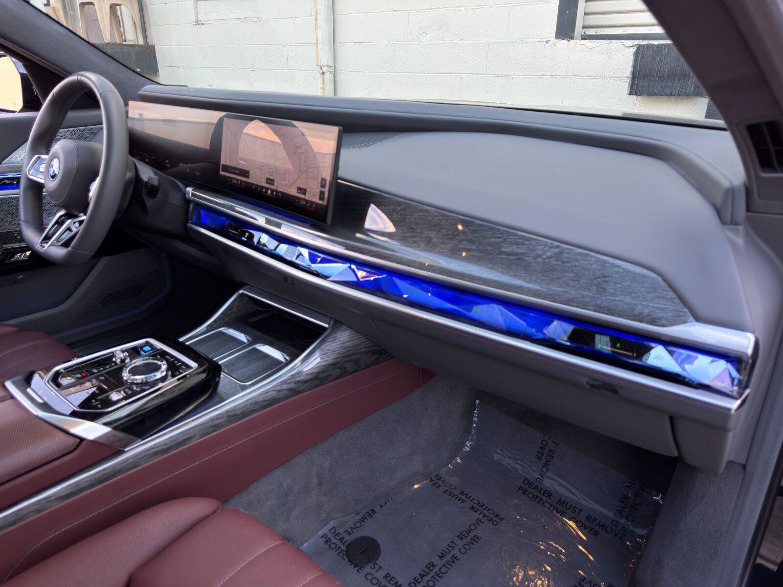 Used 2023 BMW i7 xDrive60 AWD/4WD image 15