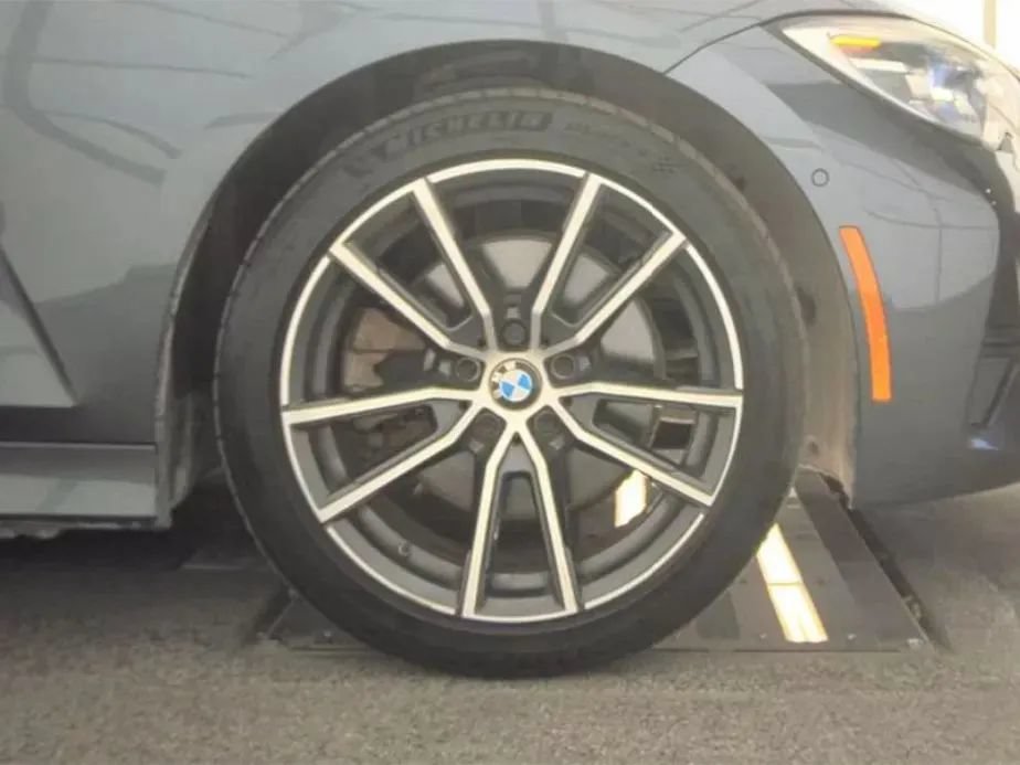 Used 2021 BMW 330i Sedan w/ Driving Assistance Package RWD image 7