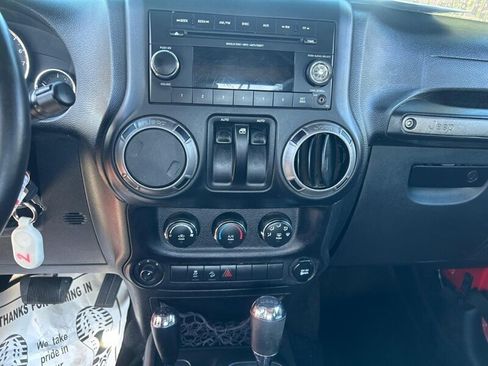 Used 2017 Jeep Wrangler Sport w/ Quick Order Package 24S AWD/4WD image 19
