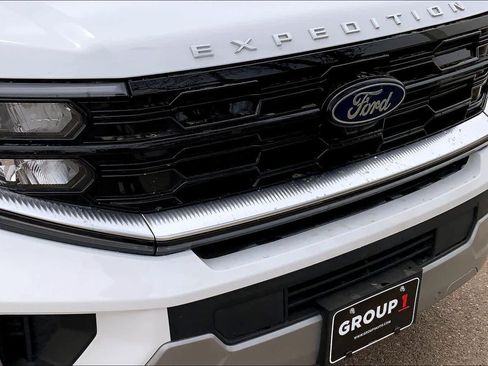 Used 2025 Ford Expedition Max Platinum AWD/4WD image 30