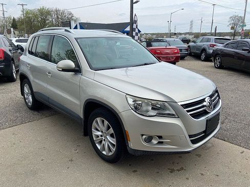 Used 2009 Volkswagen Tiguan SE FWD image 6