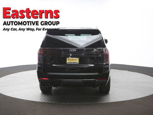 Used 2025 Chevrolet Suburban Z71 image 39