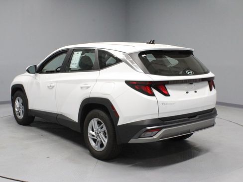 Used 2025 Hyundai Tucson SE FWD image 8