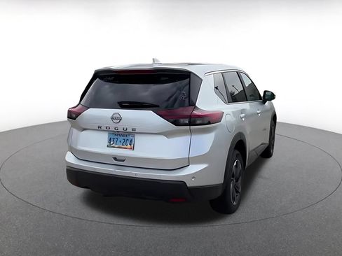 Used 2025 Nissan Rogue SV FWD image 14