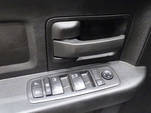 Used 2021 RAM 2500 Tradesman w/ Chrome Appearance Group image 17