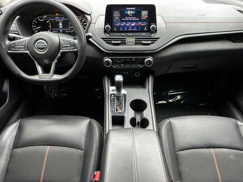 Used 2022 Nissan Altima 2.0 SR FWD image 3