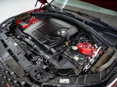 Used 2022 Land Rover Range Rover Velar R-Dynamic S image 36