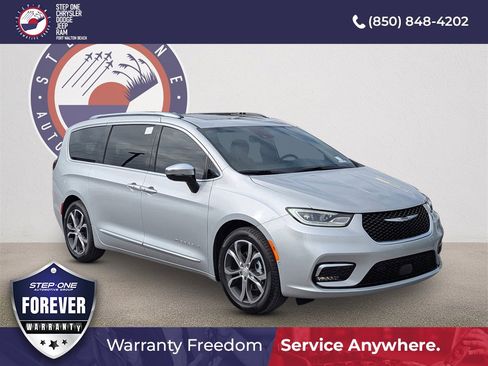 New 2026 Chrysler Pacifica Pinnacle image 1