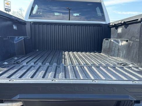 Used 2024 Toyota Tacoma 4x4 Double Cab image 10