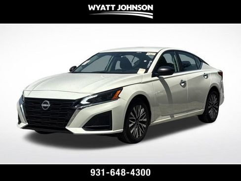 Used 2025 Nissan Altima 2.5 SV FWD image 1
