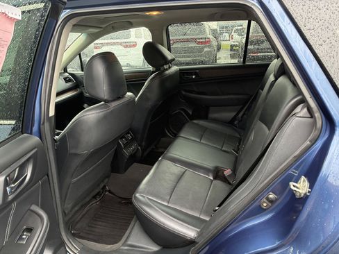 Used 2019 Subaru Outback 2.5i Limited AWD/4WD image 18