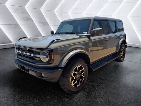 New 2026 Ford Bronco Outer Banks AWD/4WD image 3