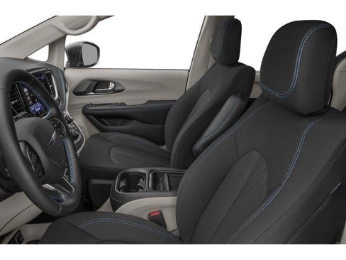 Used 2021 Chrysler Pacifica Touring-L w/ Uconnect Theater Family Group AWD/4WD image 48