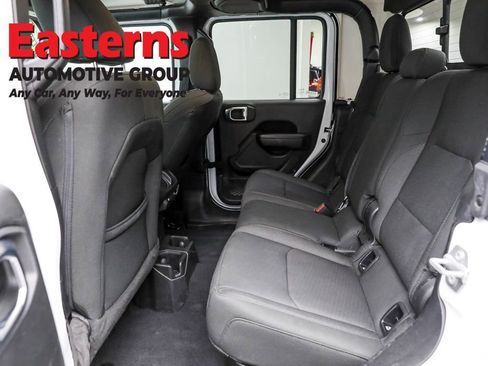 Used 2023 Jeep Gladiator Sport image 21