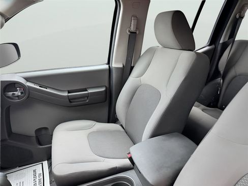 Used 2013 Nissan Xterra S w/ Value Package image 13