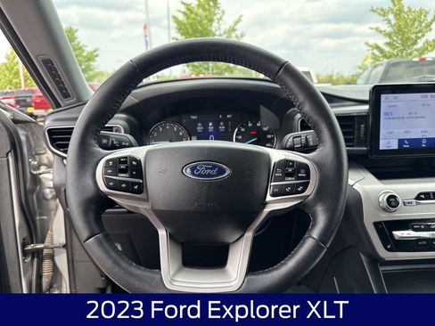 Used 2023 Ford Explorer XLT w/ Equipment Group 202A AWD/4WD image 18