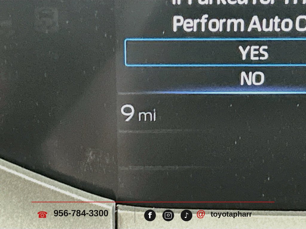 New 2027 Toyota Prius Plug-In Hybrid FWD image 11