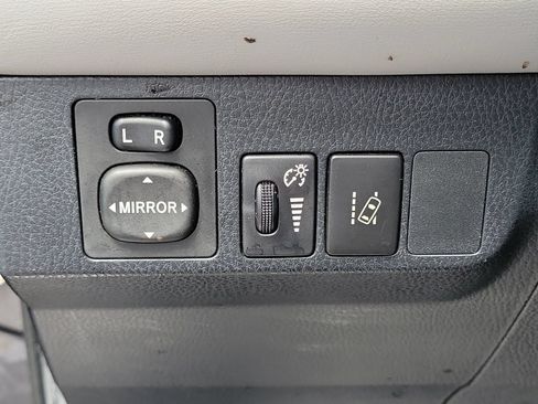 Used 2017 Toyota RAV4 XLE AWD/4WD image 29