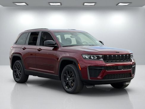 New 2026 Jeep Grand Cherokee Altitude image 8