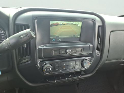 Used 2018 Chevrolet Silverado 1500 Custom w/ Custom Value Package image 21