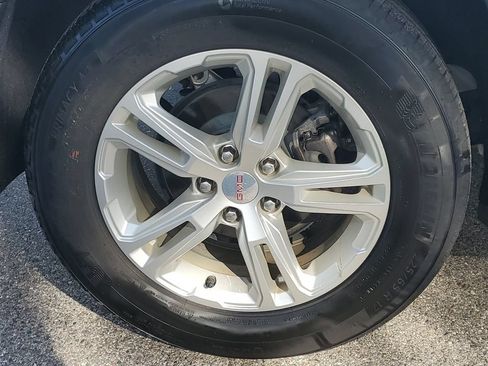 Used 2023 GMC Terrain SLE FWD image 9