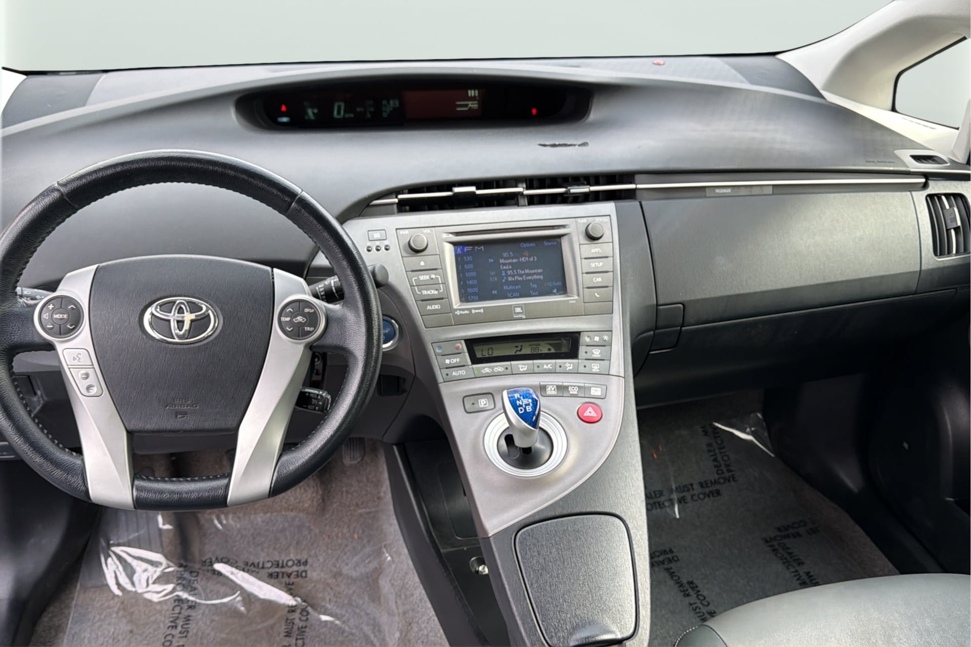 Used 2015 Toyota Prius Four FWD image 14