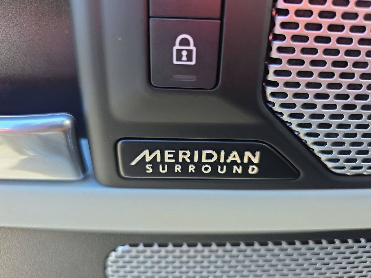 Used 2023 Land Rover Defender 130 SE AWD/4WD image 38