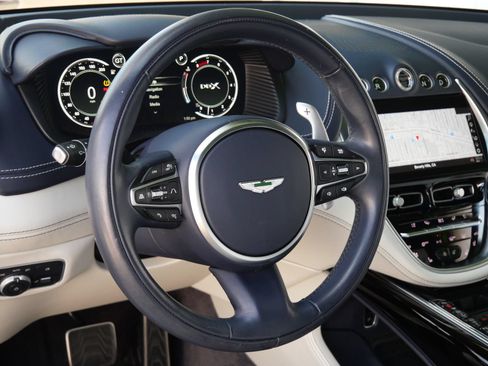 Used 2023 Aston Martin DBX AWD/4WD image 10