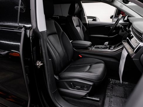 Used 2023 Audi Q8 Prestige image 44