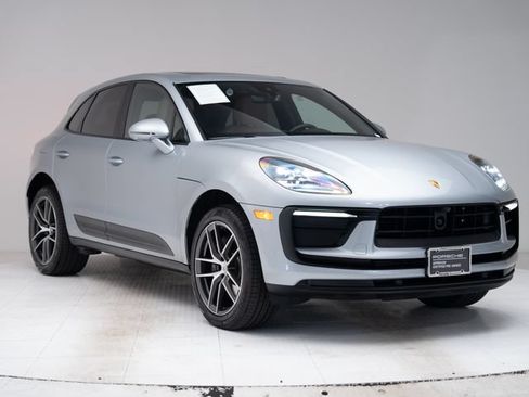 Certified 2026 Porsche Macan AWD/4WD image 31