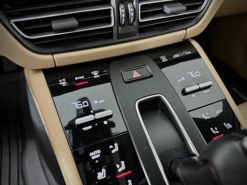 Used 2024 Porsche Macan image 25