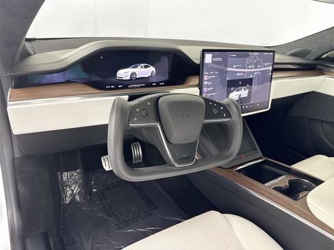 Used 2022 Tesla Model S image 4