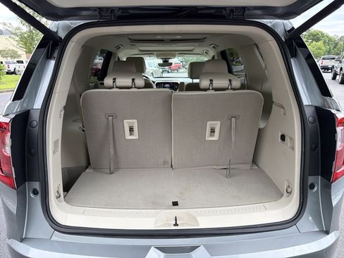 Used 2023 GMC Acadia Denali w/ Denali Ultimate Package FWD image 20