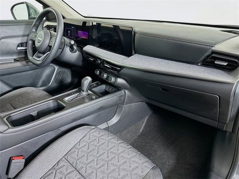 Used 2025 Nissan Kicks SV image 27