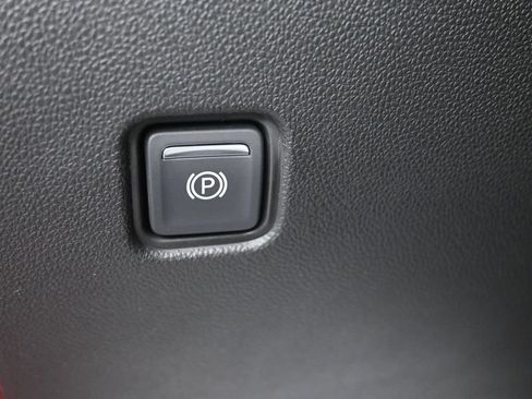 Used 2023 Chevrolet Blazer LT FWD image 19