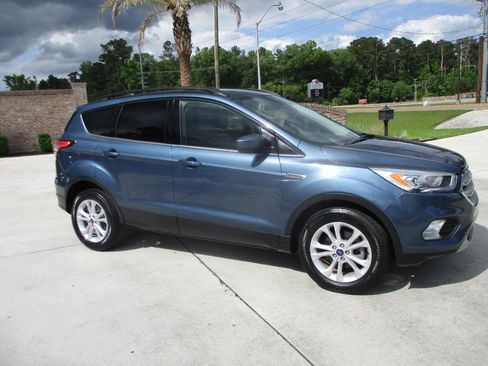 Used 2018 Ford Escape SEL image 3