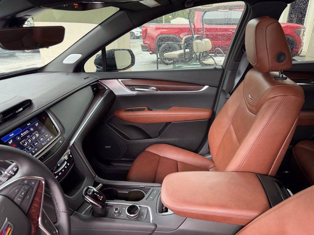 Used 2026 Cadillac XT5 Premium Luxury w/ Driver Assist Package FWD image 13