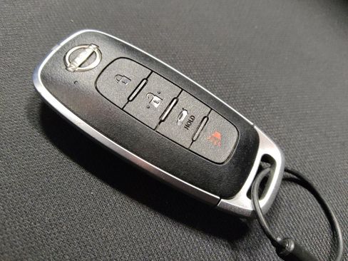 Used 2025 Nissan Sentra SV FWD image 32