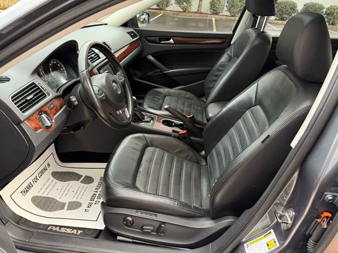 Used 2013 Volkswagen Passat TDI SEL Premium image 14