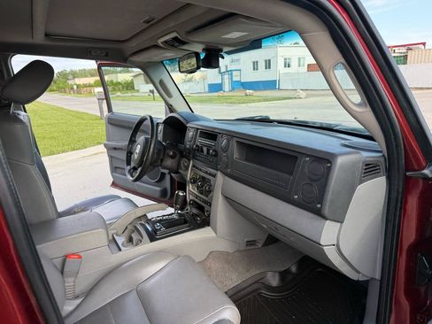 Used 2007 Jeep Commander Sport AWD/4WD image 25