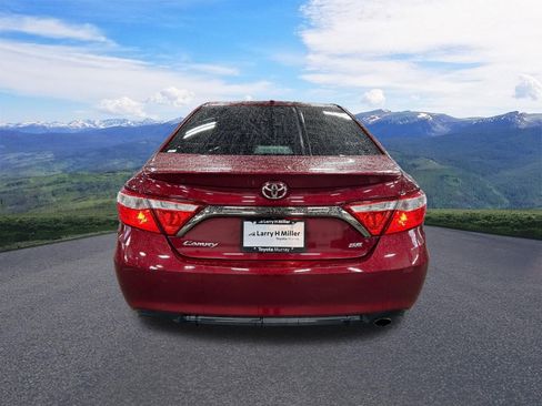 Used 2017 Toyota Camry SE FWD image 4