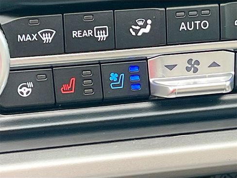 Used 2024 Ford Expedition Limited image 21