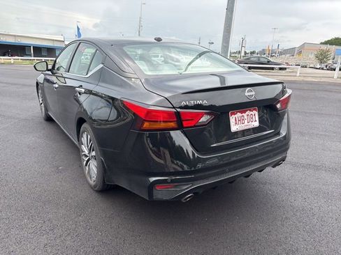 Used 2024 Nissan Altima 2.5 SV w/ SV Premium Package FWD image 5