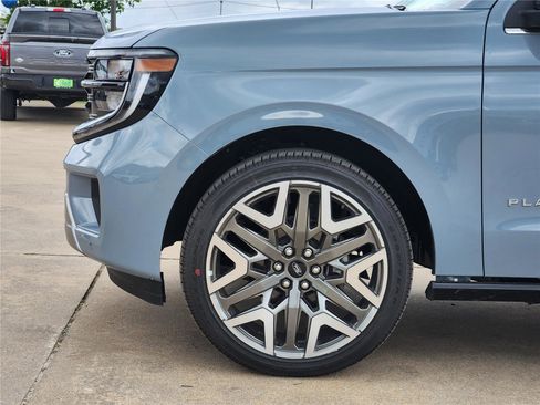 New 2025 Ford Expedition Max Platinum w/ Platinum Ultimate Package AWD/4WD image 6